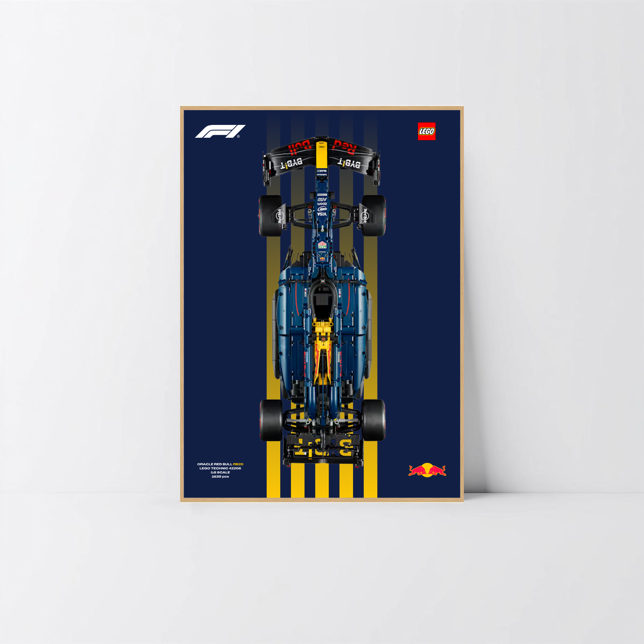 Vitrine murale alu chêne Astella pour Red Bull F1 LEGO Technic, affiche Design C.