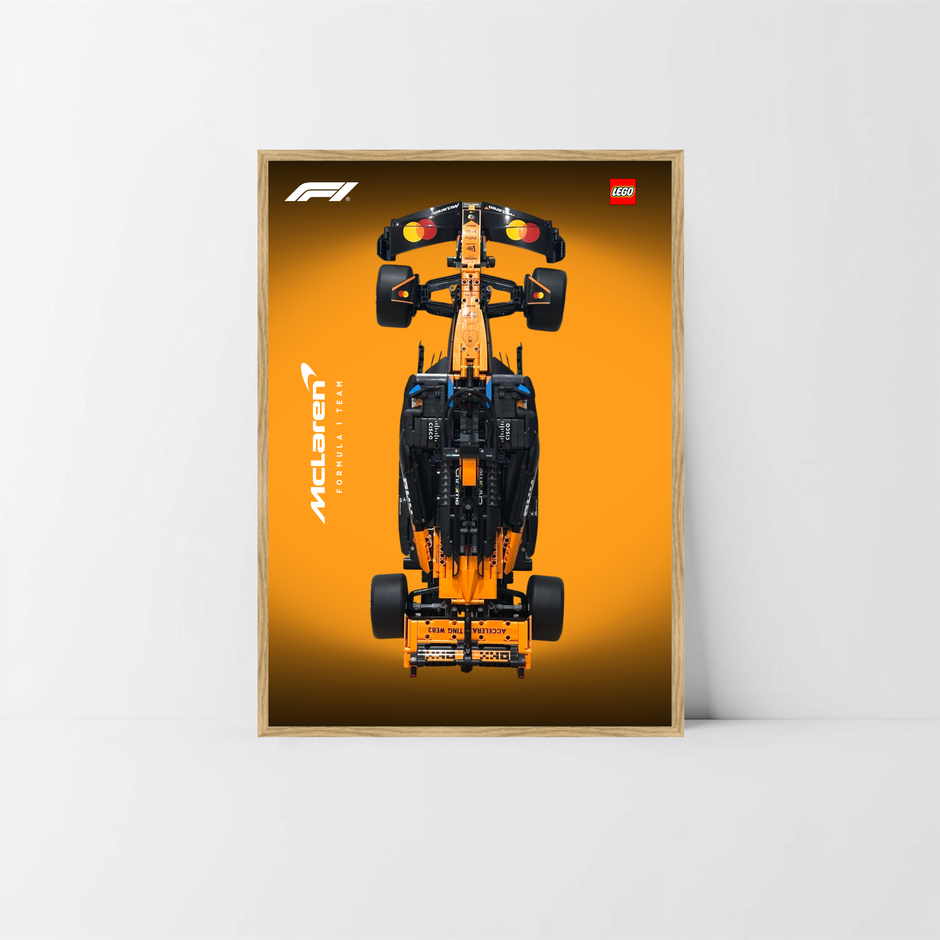 Finition bois chêne et affiche Design B pour mise en valeur de la McLaren 42228.