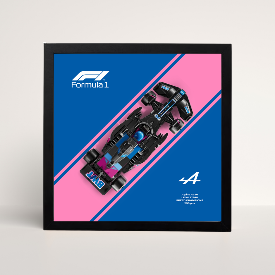 Présentoir mural noir pour voiture LEGO Alpine F1 et fond graphique bleu design B.