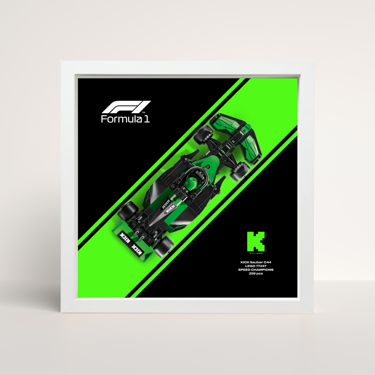 Cadre blanc 25x25cm pour collection Speed Champions Kick Sauber et arrière-plan design B.