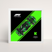Cadre blanc 25x25cm pour collection Speed Champions Kick Sauber et arrière-plan design B.