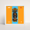 Tableau déco LEGO McLaren F1 2025 cadre bois blanc épuré et affiche artistique design A.