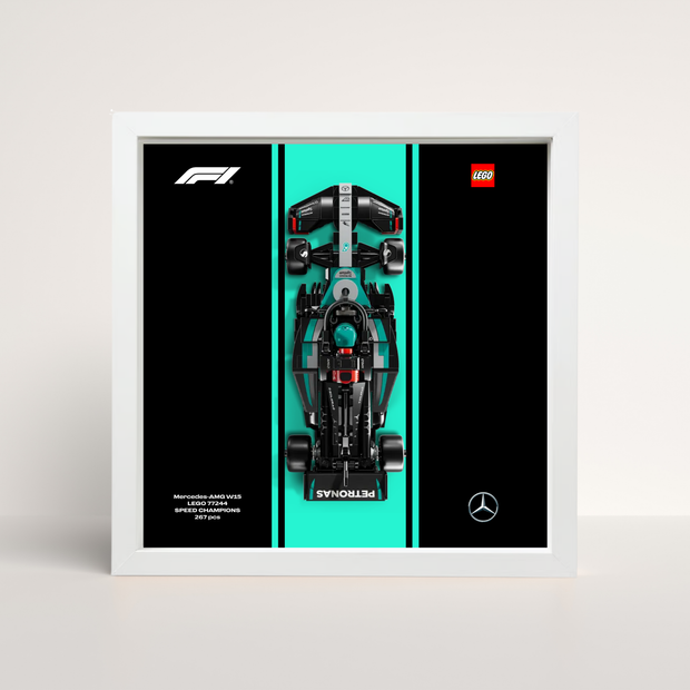 Tableau déco LEGO Mercedes F1 2025 cadre bois blanc épuré et affiche artistique design A.